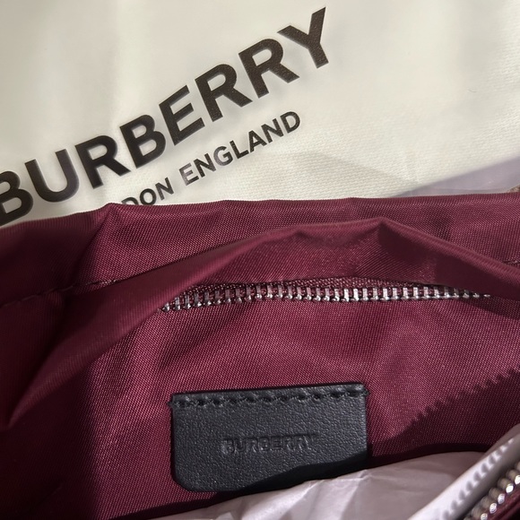 burberry zip pouch - Picture 6 of 7